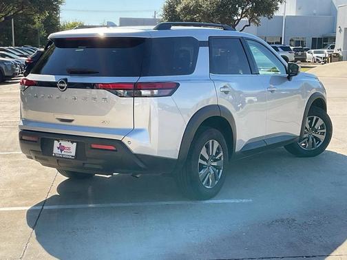 2024 Nissan Pathfinder SV FWD
