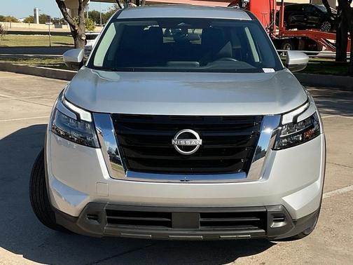 2024 Nissan Pathfinder SV FWD
