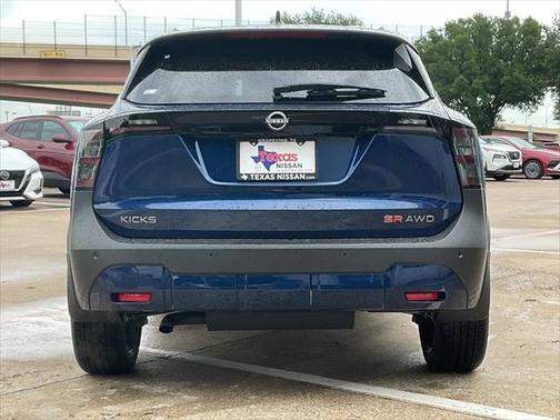 2025 Nissan Kicks SR