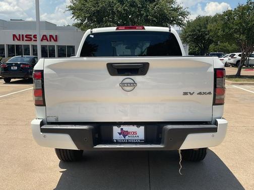 Glacier White 2022 Nissan Frontier SV
