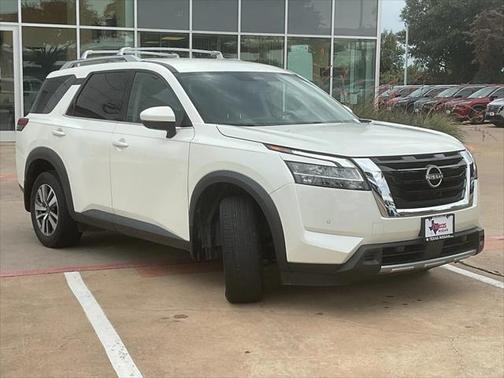 2023 Nissan Pathfinder SL FWD