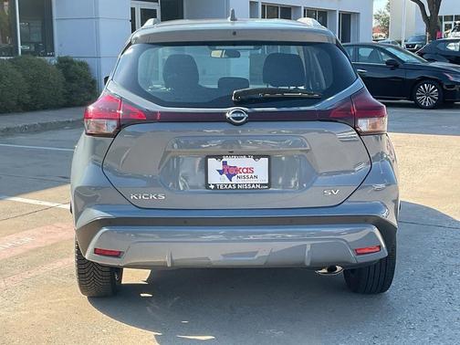 2024 Nissan Kicks SV