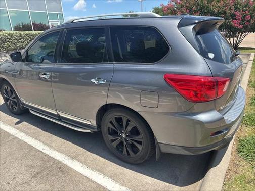 2017 Nissan Pathfinder Platinum