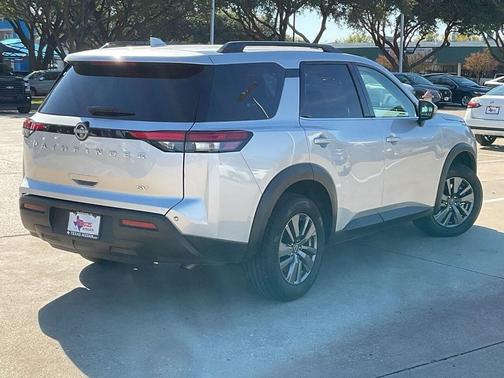 2024 Nissan Pathfinder SV FWD