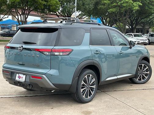 Baltic Teal/Super Black 2026 Nissan Pathfinder Platinum