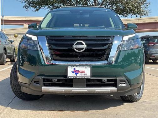 2025 Nissan Pathfinder Platinum FWD