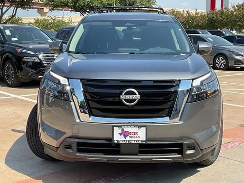 2025 Nissan Pathfinder SV FWD