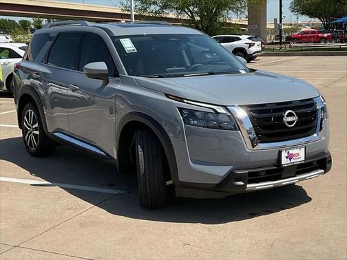 2025 Nissan Pathfinder Platinum 4WD
