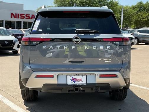 2025 Nissan Pathfinder Platinum 4WD