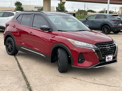 2023 Nissan Kicks SR
