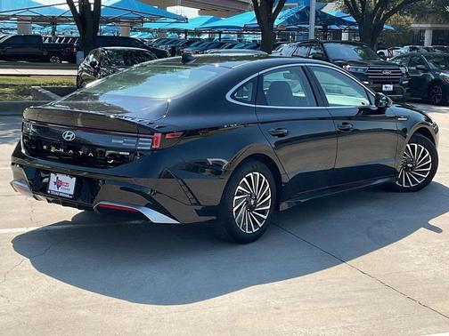 2024 Hyundai SONATA Hybrid SE