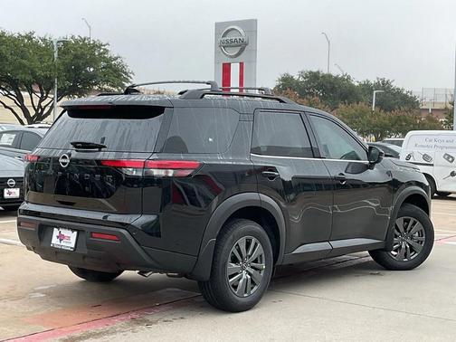 2025 Nissan Pathfinder SV FWD