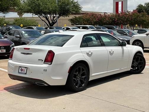 2022 Chrysler 300 S