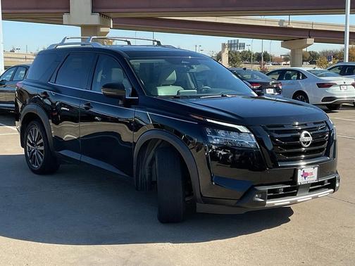 2023 Nissan Pathfinder SL FWD