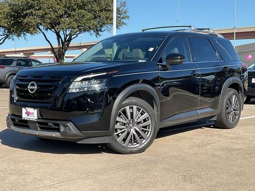 2023 Nissan Pathfinder SL FWD