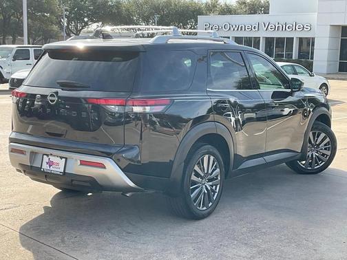 2023 Nissan Pathfinder SL FWD
