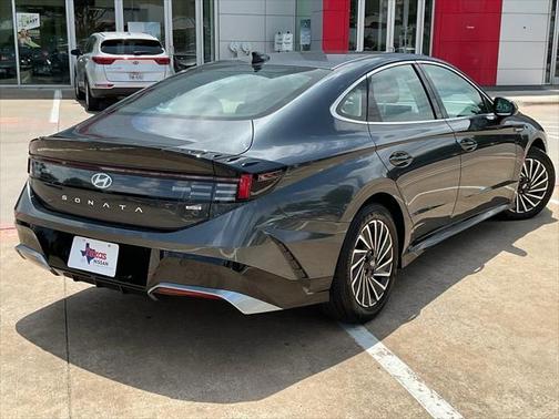 2024 Hyundai SONATA Hybrid SE