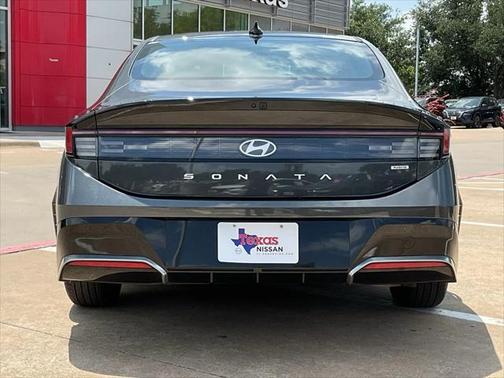 2024 Hyundai SONATA Hybrid SE