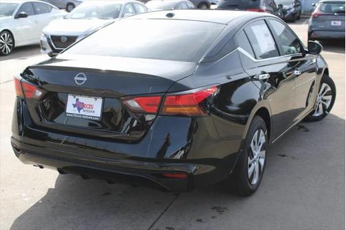 2025 Nissan Altima S FWD