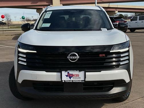 Aspen White Tricoat 2026 Nissan Kicks SR