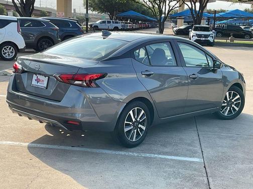 Gun Metallic 2025 Nissan Versa 1.6 SV