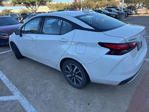 2021 Nissan Versa 1.6 SV