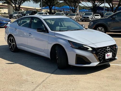 2024 Nissan Altima SR FWD