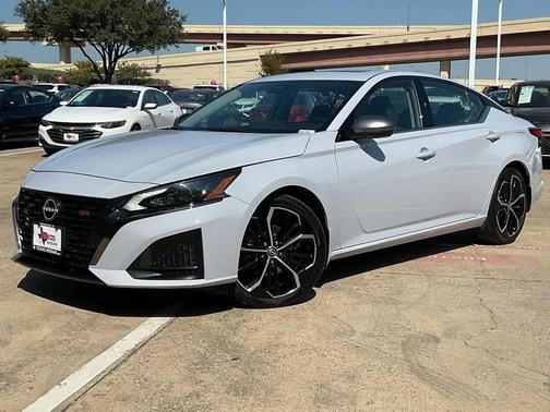 2024 Nissan Altima SR FWD