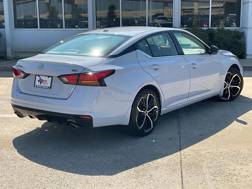 2024 Nissan Altima SR FWD