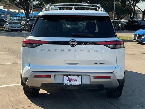 2025 Nissan Pathfinder SL 4WD