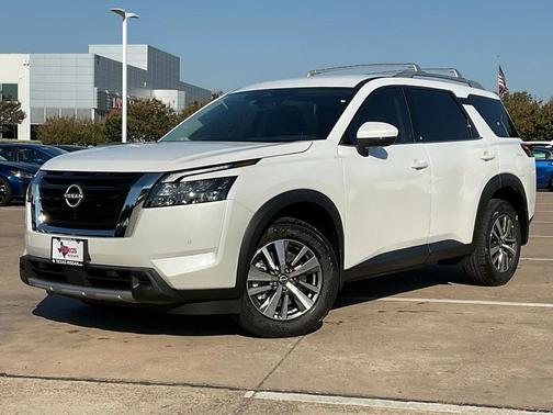 2025 Nissan Pathfinder SL 4WD
