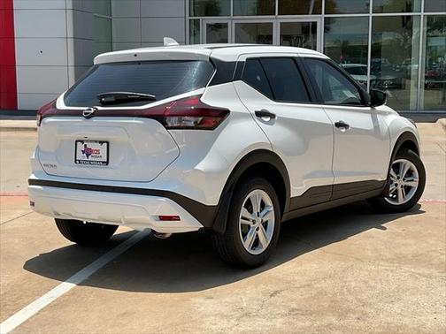 2025 Nissan Kicks S