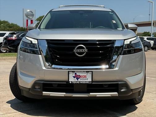 2022 Nissan Pathfinder SL 4WD