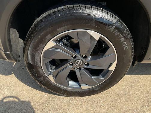 Brilliant Silver 2025 Nissan Rogue SV