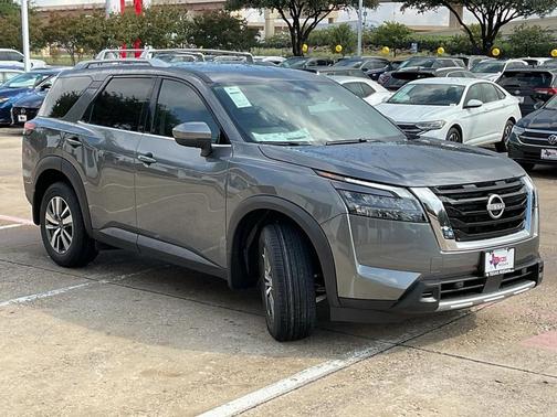 2025 Nissan Pathfinder SL FWD