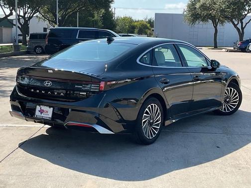 2024 Hyundai SONATA Hybrid SE