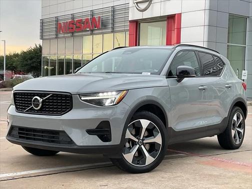 2024 Volvo XC40 B5 Core Bright Theme