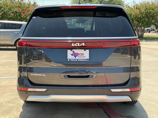 2024 Kia Carnival LX