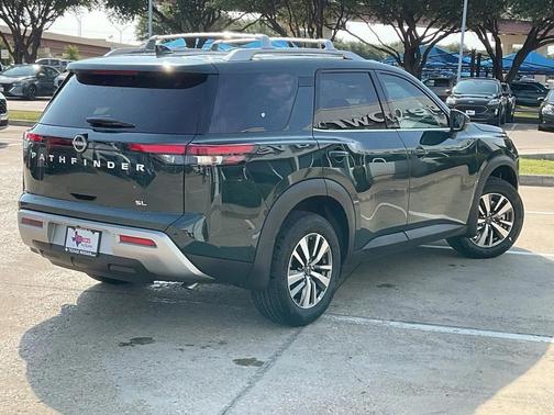 2025 Nissan Pathfinder SL FWD