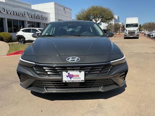 2025 Hyundai ELANTRA SEL