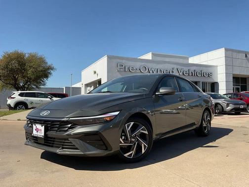 2025 Hyundai ELANTRA SEL