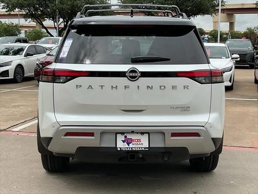 2025 Nissan Pathfinder Platinum 4WD