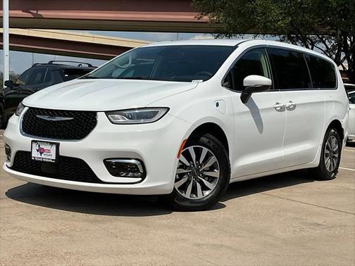 2023 Chrysler Pacifica Hybrid Touring L
