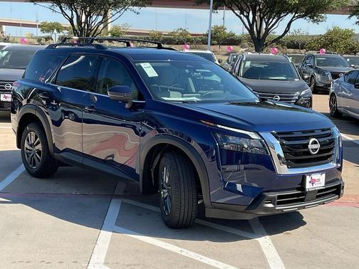 2025 Nissan Pathfinder SV FWD