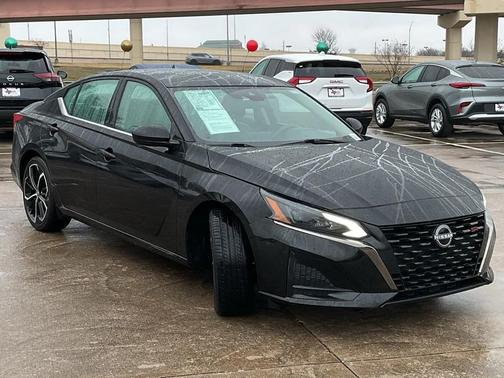 2025 Nissan Altima SR FWD