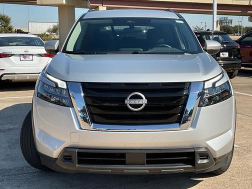 2024 Nissan Pathfinder SV FWD