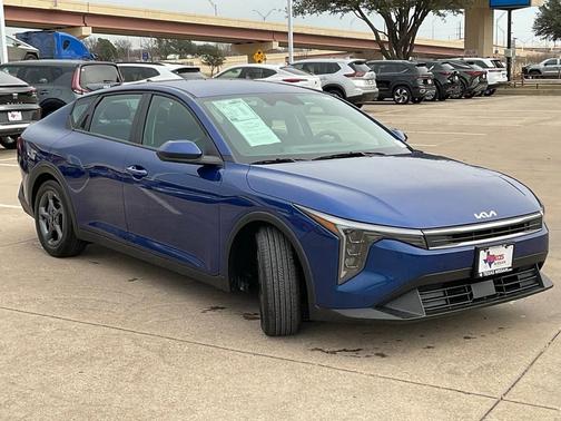 2025 Kia K4 LXS