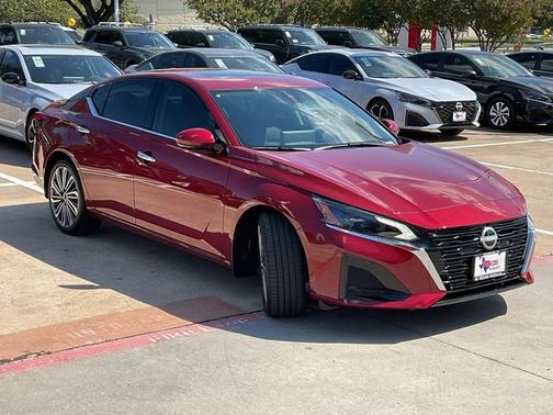 2025 Nissan Altima SL FWD