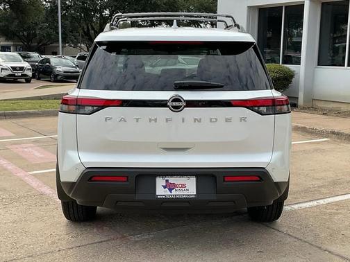 2025 Nissan Pathfinder SV FWD