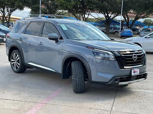 2025 Nissan Pathfinder Platinum FWD